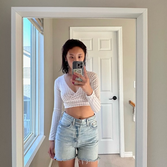 Aritzia Denim Forum “Yoko” mid thigh jean shorts size 25 - Picture 2 of 5